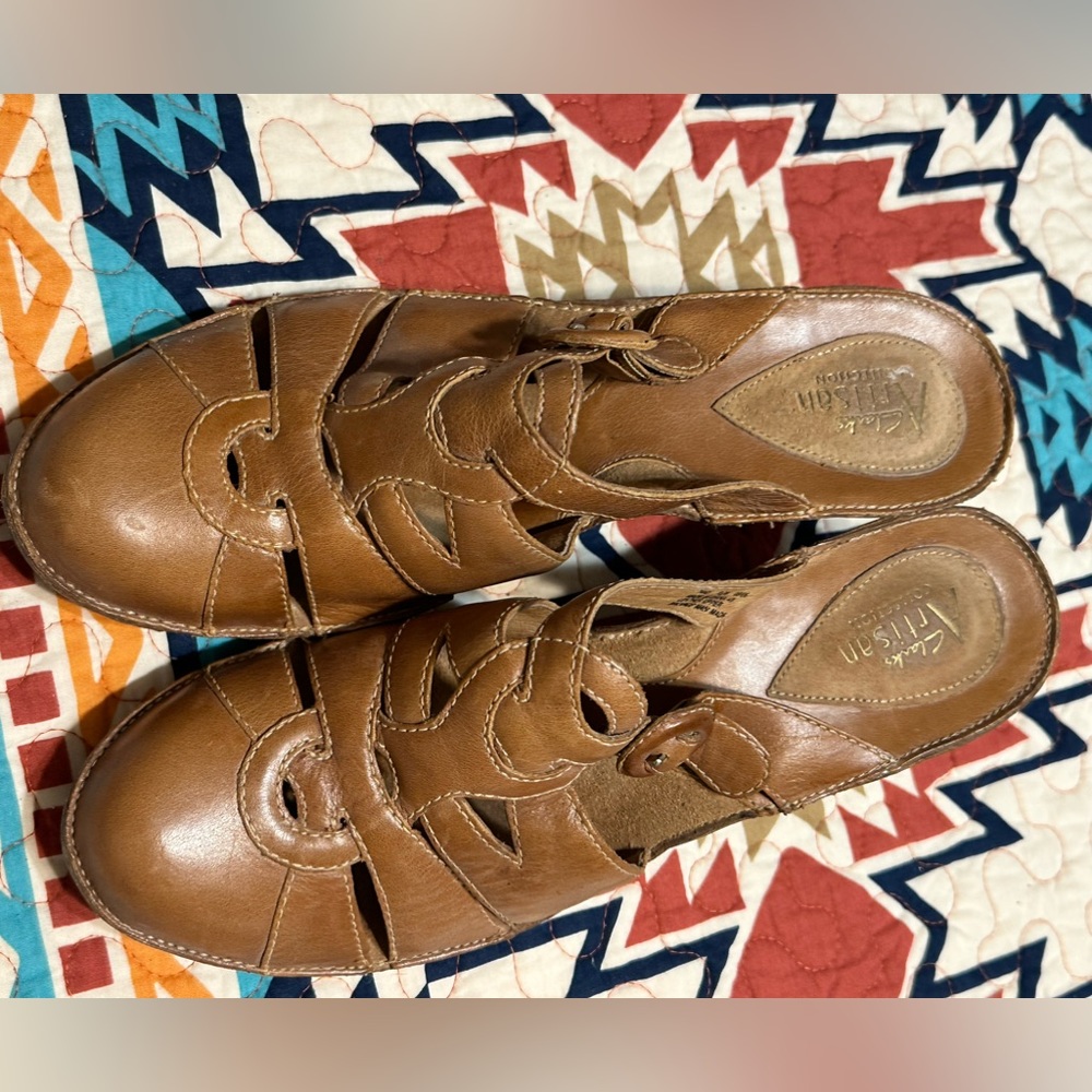 Clarks Size 9 1/2M Brown Heel